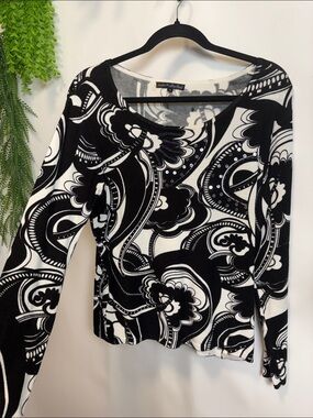 Pierri New York Black and White Patterned Crew Neck Sweater